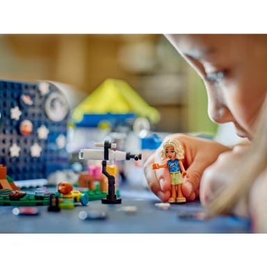 LEGO 42603 Friends Kamper z mobilnym obserwatorium gwiazd – zdjęcie