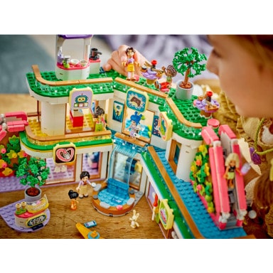 LEGO 42604 Friends Centrum handlowe w Heartlake City – zdjęcie