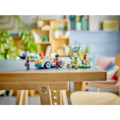 LEGO 42609 Friends Samochód elektryczny i stacja ładująca – zdjęcie