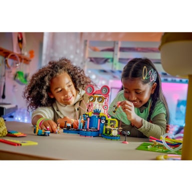 LEGO 42616 Friends Pokaz talentów muzycznych w Heartlake – zdjęcie