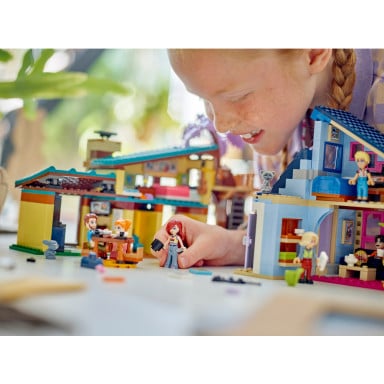 LEGO 42620 Friends Dom rodzinny Olly’ego i Paisley – zdjęcie