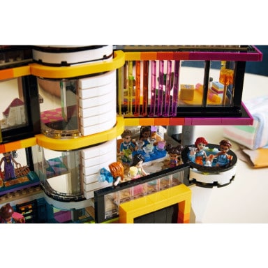 LEGO 42639 Friends Nowoczesna rezydencja Andrei – zdjęcie