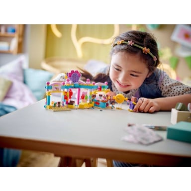 LEGO 42649 Friends Sklep z cukierkami w Heartlake – zdjęcie