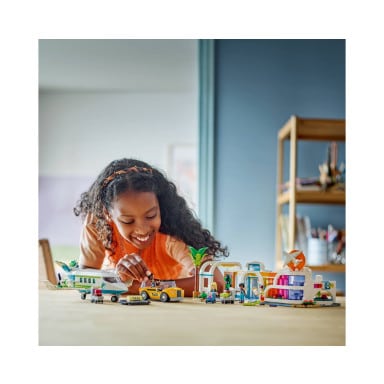 LEGO 42656 Friends Samolot i lotnisko w mieście Heartlake – zdjęcie