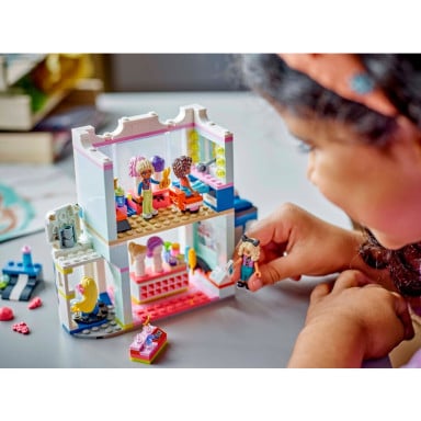LEGO 42662 Friends Salon fryzjerski i sklep z ozdobami – zdjęcie