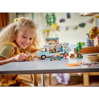 LEGO 42663 Friends Przygoda w kamperze przyjaciół – zdjęcie