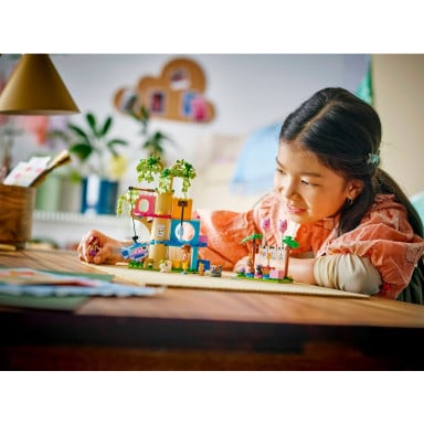 LEGO 42666 Friends Kocie przyjęcie urodzinowe i domek na drzewie – zdjęcie
