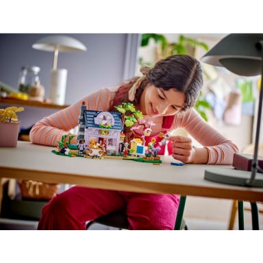 LEGO 42669 Friends Dom pszczelarzy i kwiatowy ogród – zdjęcie