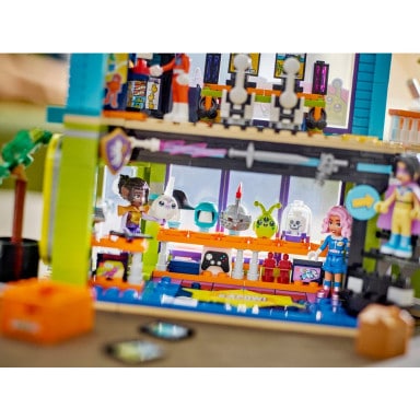 LEGO 42674 Friends Sklep z grami i komiksami – zdjęcie