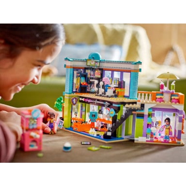 LEGO 42674 Friends Sklep z grami i komiksami – zdjęcie
