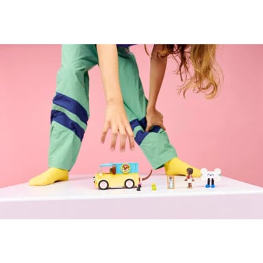 LEGO 42678 Friends Furgonetka z akcesoriami dla zwierząt – zdjęcie