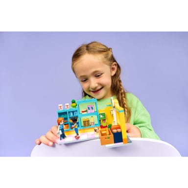 LEGO 42680 Friends Sklep spożywczy w mieście Heartlake – zdjęcie