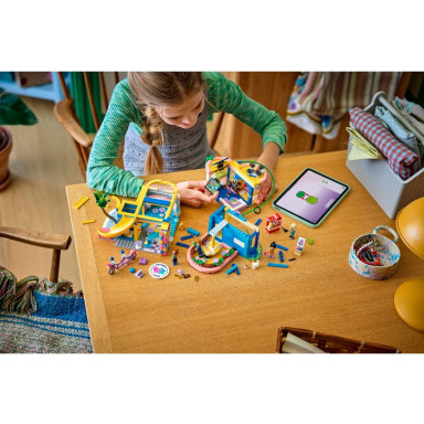 LEGO 42689 Friends Domek klubu przyjaciół z Heartlake – zdjęcie