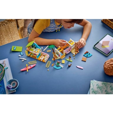 LEGO 42699 Friends Domek na plaży z fokami – zdjęcie