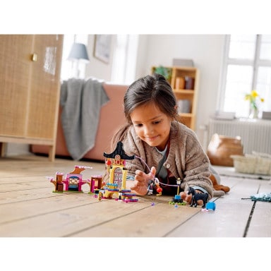 LEGO 43182 Disney Teren szkolenia Mulan – zdjęcie