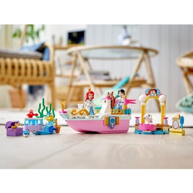 LEGO 43191 Disney Świąteczna łódź Arielki – zdjęcie