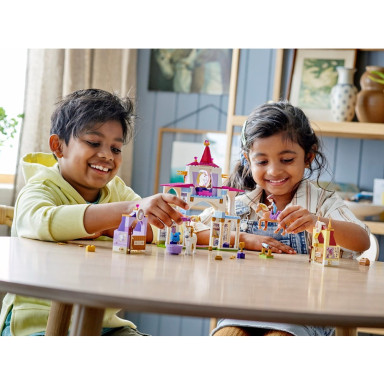 LEGO 43195 Disney Królewskie stajnie Belli i Roszpunki – zdjęcie