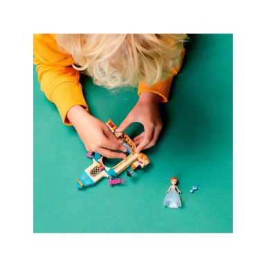 LEGO 43198 Disney Dziedziniec zamku Anny – zdjęcie