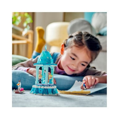 LEGO 43218 Disney Magiczna karuzela Anny i Elzy – zdjęcie