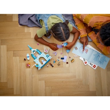 LEGO 43238 Disney Lodowy zamek Elzy – zdjęcie