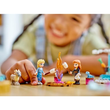 LEGO 43238 Disney Lodowy zamek Elzy – zdjęcie