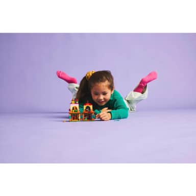 LEGO 43261 Disney Nasze magiczne Encanto — Minidom – zdjęcie
