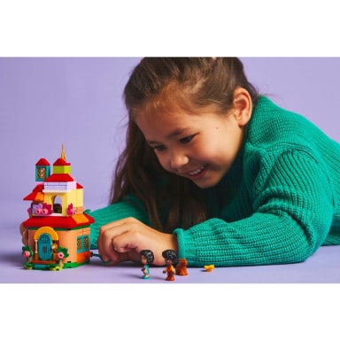 LEGO 43261 Disney Nasze magiczne Encanto — Minidom – zdjęcie