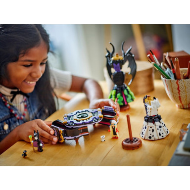 LEGO 43262 Disney Suknie Diaboliny i Cruelli De Mon – zdjęcie