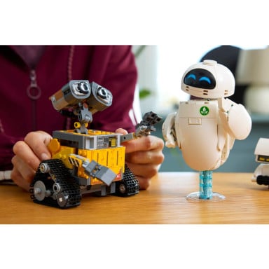 LEGO 43279 Disney WALL-E i EWA – zdjęcie