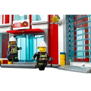 LEGO 60110 City Remiza strażacka – zdjęcie