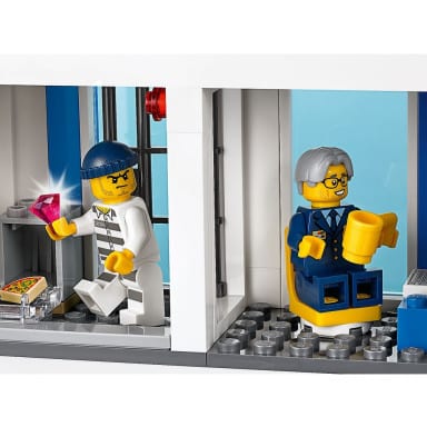 LEGO 60246 City Posterunek policji – zdjęcie
