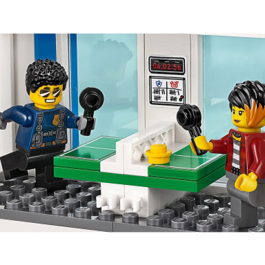LEGO 60246 City Posterunek policji – zdjęcie