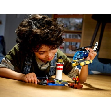 LEGO 60274 City Policja specjalna i zatrzymanie w latarni morskiej – zdjęcie