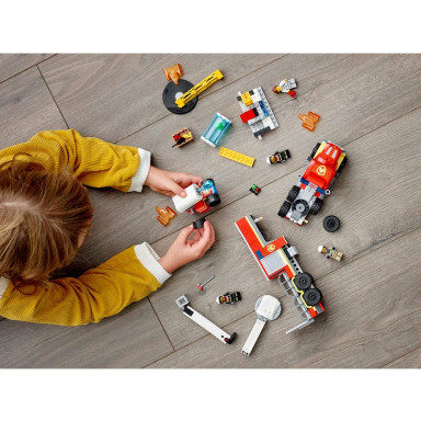 LEGO 60282 City Strażacka jednostka dowodzenia – zdjęcie