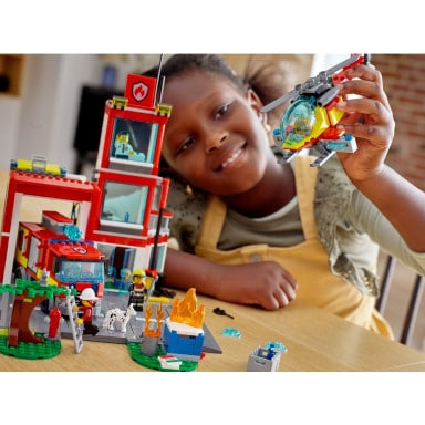 LEGO 60320 City Remiza strażacka – zdjęcie