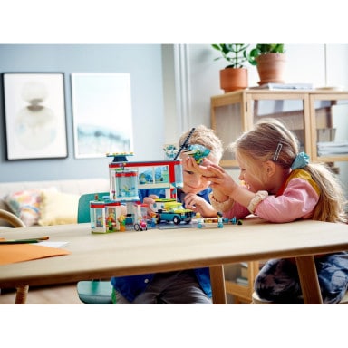 LEGO 60330 City Szpital – zdjęcie