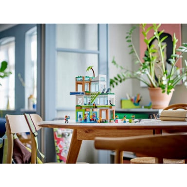 LEGO 60365 City Apartamentowiec – zdjęcie