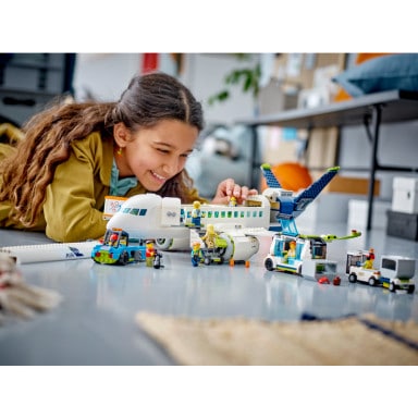 LEGO 60367 City Samolot pasażerski – zdjęcie