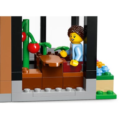 LEGO 60398 City Domek rodzinny i samochód elektryczny – zdjęcie