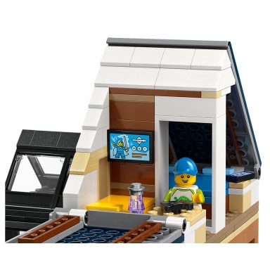 LEGO 60398 City Domek rodzinny i samochód elektryczny – zdjęcie