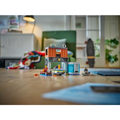 LEGO 60417 City Policyjna motorówka i kryjówka złodziejaszków – zdjęcie