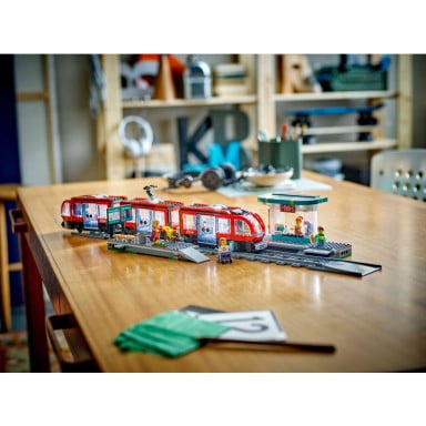LEGO 60423 City Tramwaj miejski ze stacją – zdjęcie