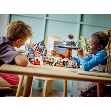 LEGO 60434 City Stacja kosmiczna i stanowisko startowe rakiety – zdjęcie