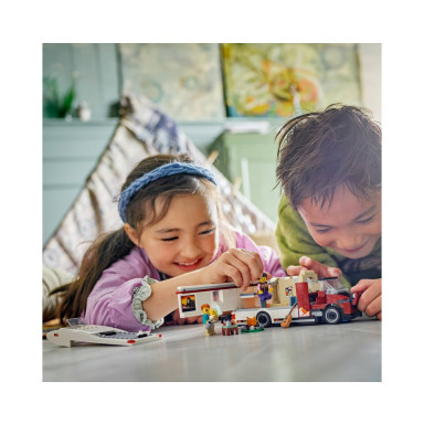 LEGO 60454 City Wakacyjny kamper pełen przygód – zdjęcie