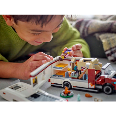 LEGO 60454 City Wakacyjny kamper pełen przygód – zdjęcie