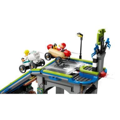 LEGO 60460 City Bez granic: tor z rampami dla wyścigówek – zdjęcie