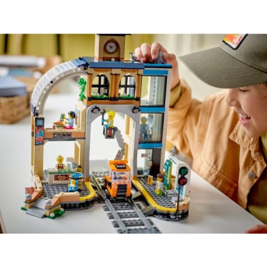 LEGO 60469 City Centralny dworzec kolejowy – zdjęcie