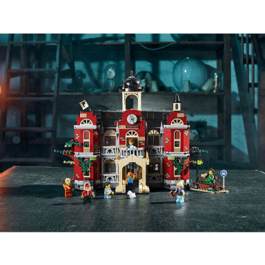 LEGO 70425 Hidden Side Nawiedzone liceum w Newbury – zdjęcie