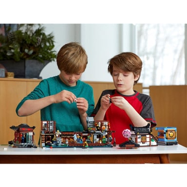 LEGO 70657 Ninjago Movie Doki w Mieście NINJAGO – zdjęcie