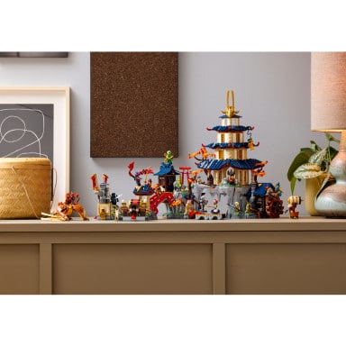 LEGO 71814 NINJAGO Turniejowe miasto ze świątynią – zdjęcie